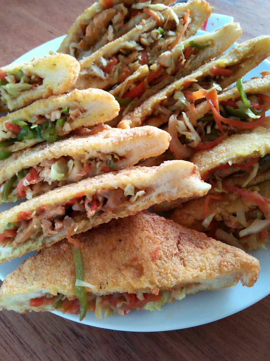 Chicken And Veg Bread Pockets By Nida Sheikh